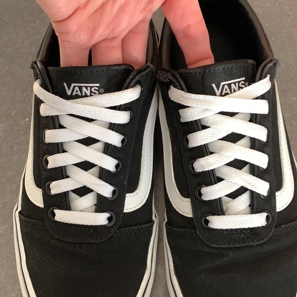 Vans Classic Old Skool 8.5 - Picture 2 of 9